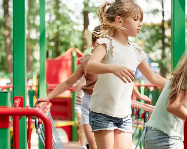 Od kiedy place zabaw dla dzieci? Kluczowe zmiany w przepisach bezpieczeństwa